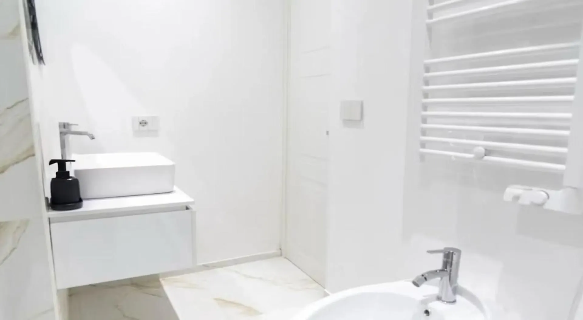 New And Recently Renovated One Bedroom - Checkprofile روما